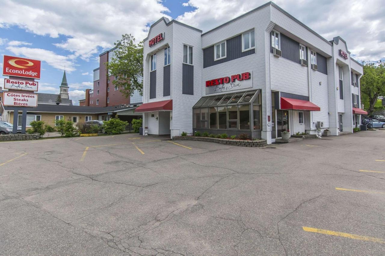 Econo Lodge La Malbaie Zewnętrze zdjęcie